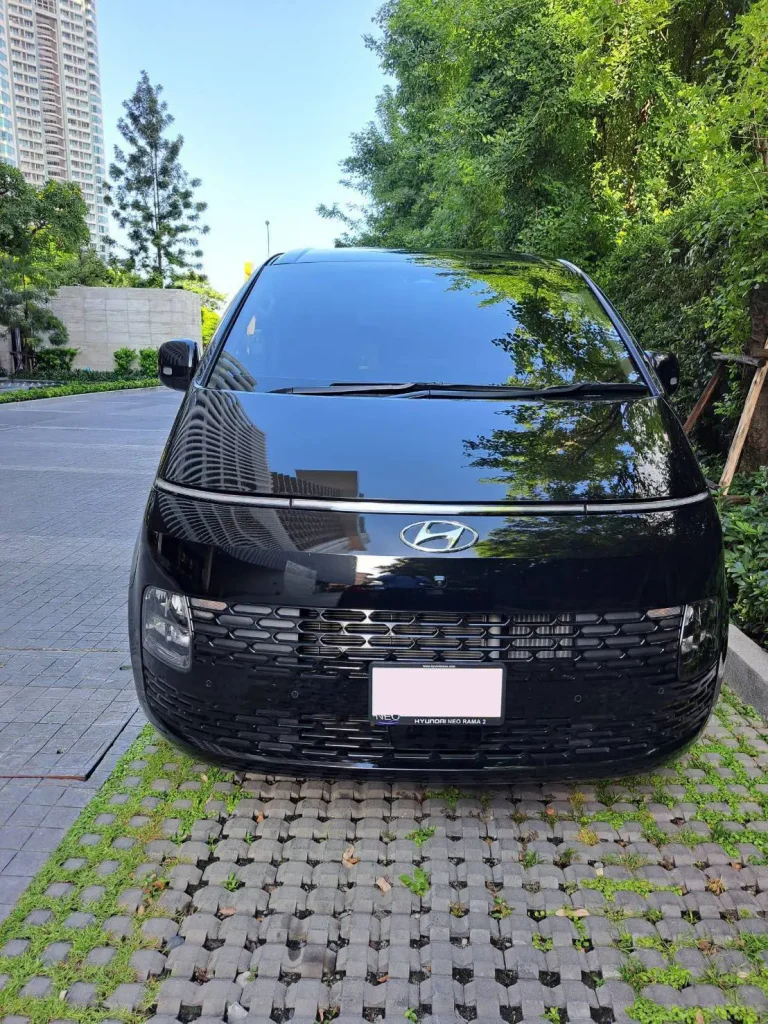 Van_thai_rental_hyundai_staria01