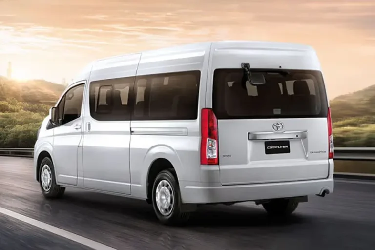 toyota-commuter-rear-medium-view-615211