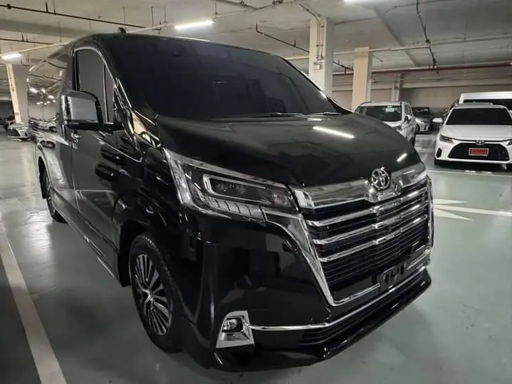 van_thai_rental_toyota_majesty02