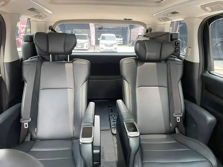 van_thai_rental_toyota_majesty04