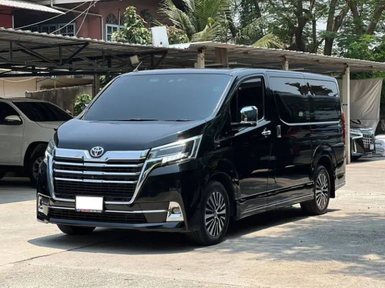 van_thai_rental_toyota_majesty06
