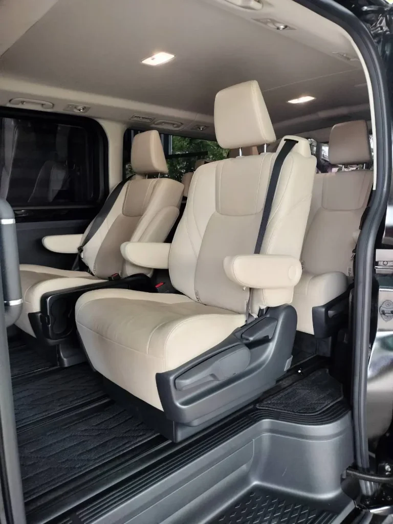van_thai_rental_toyota_majesty07