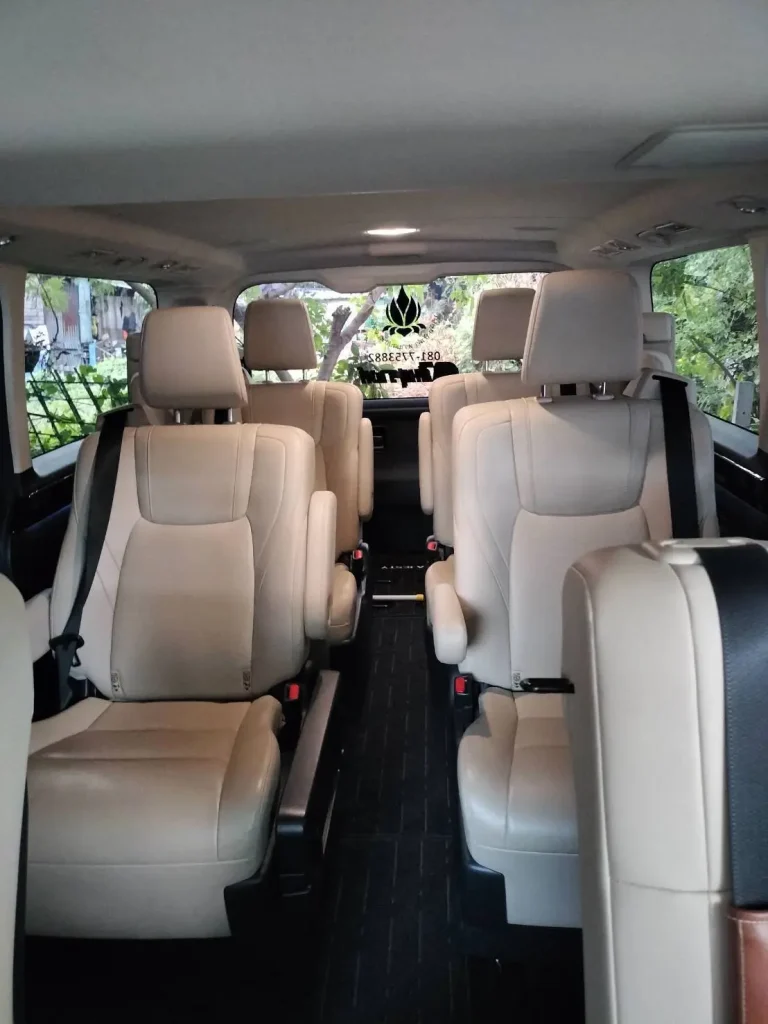 van_thai_rental_toyota_majesty08