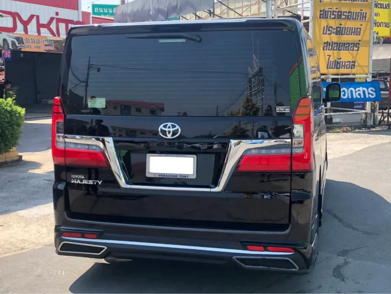 van_thai_rental_toyota_majesty10